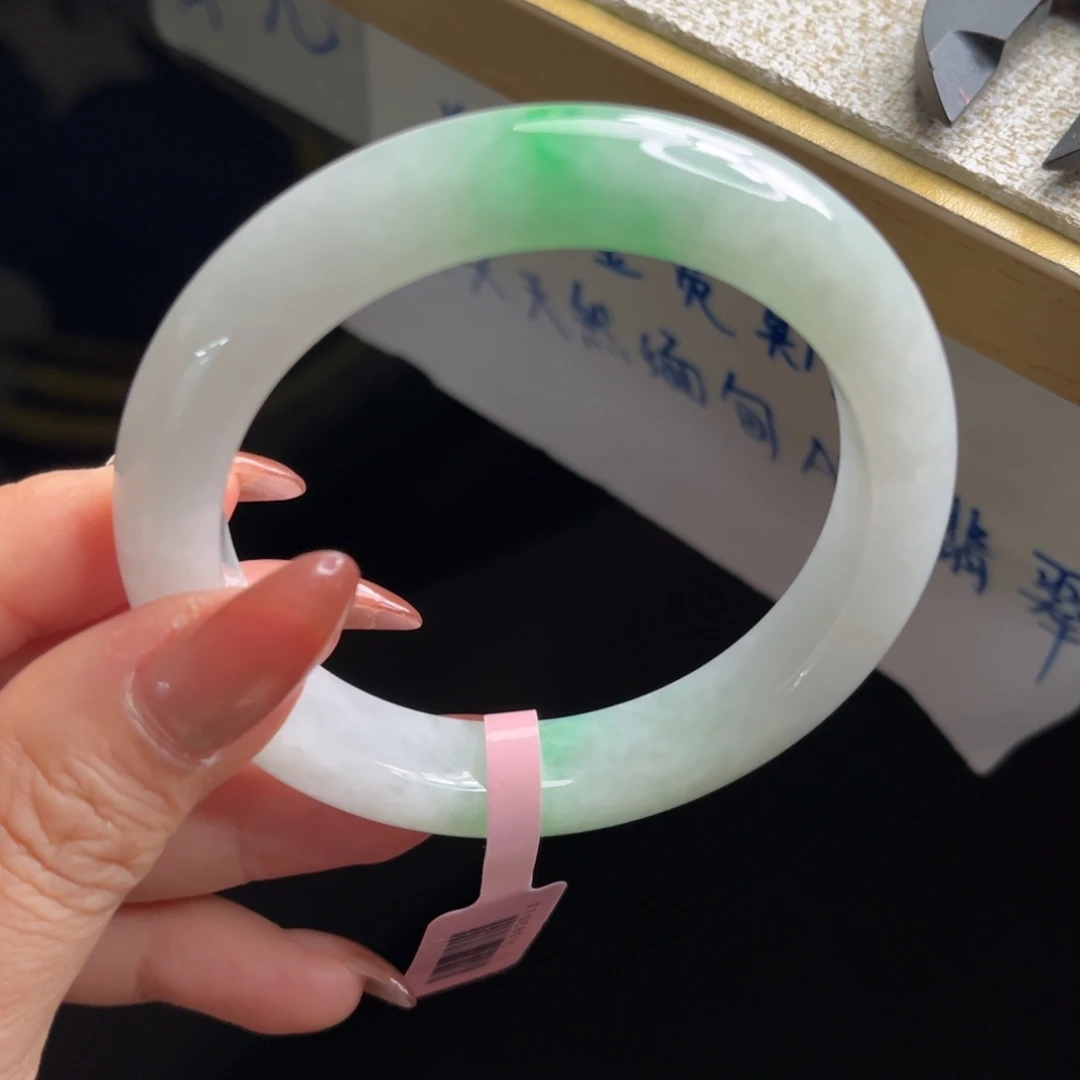 翡翠未镶嵌手镯手镯