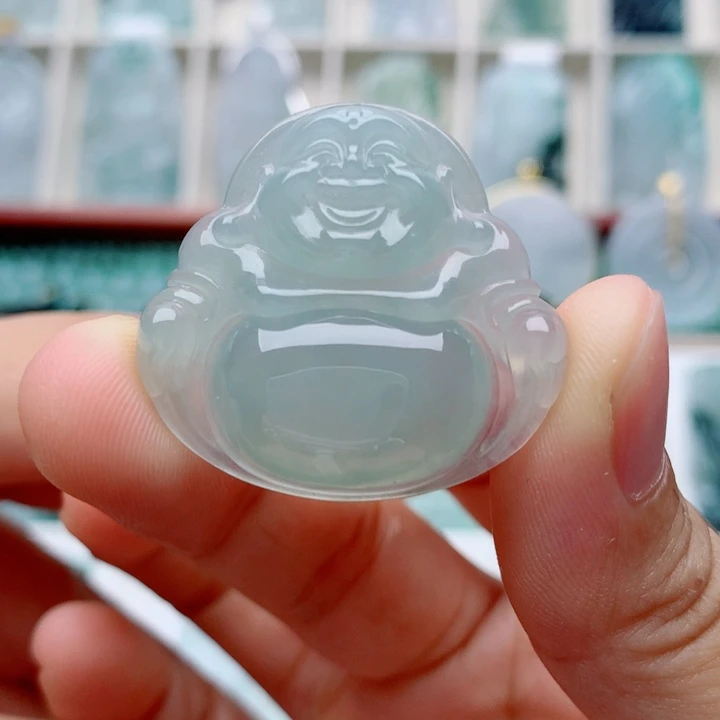 翡翠未镶嵌颈饰佛