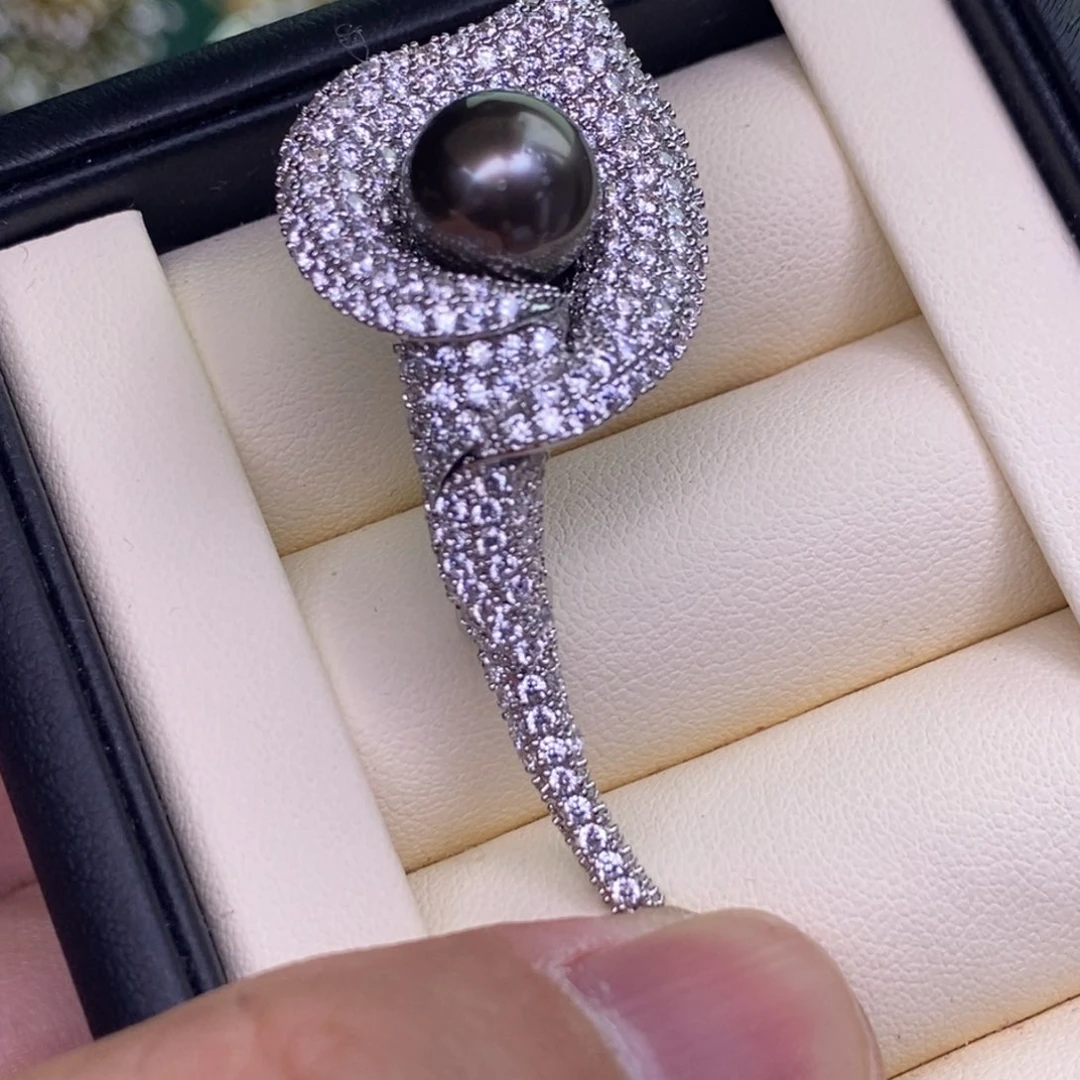 未镶嵌胸饰海水珍珠