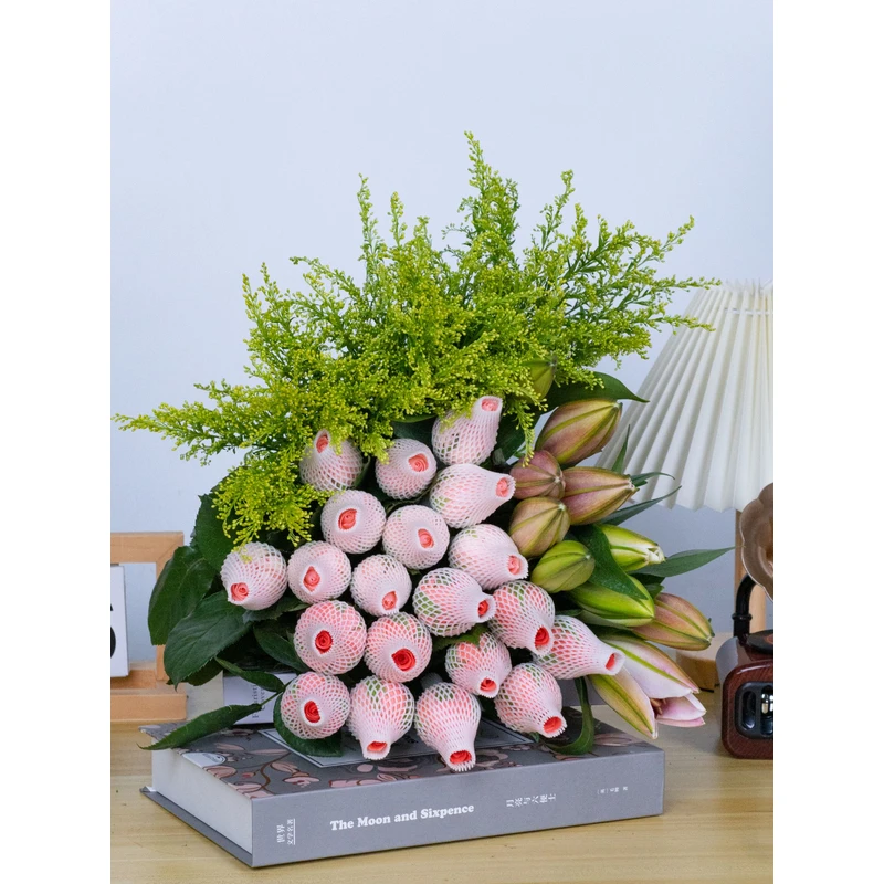 影星玫瑰10枝+百合5花苞+多头3枝+配草1扎（粉丝+送10枝粉玫瑰）