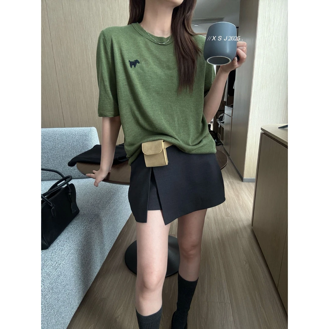 欧洲站2025秋季圆领胸前小狗刺绣宽松百搭极简风薄款套头T恤上衣