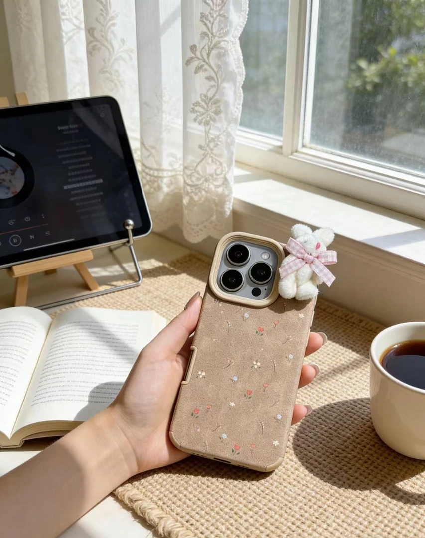 适用苹果17ProMax手机壳花朵兔子公仔华为/VIVO小米/OPPO16/15/14