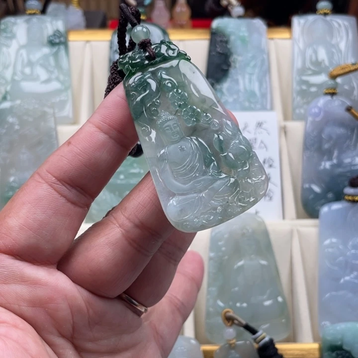 梵***方翡翠未镶嵌挂件玉