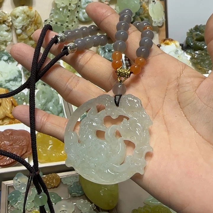 蛇纹石玉吊坠未镶嵌