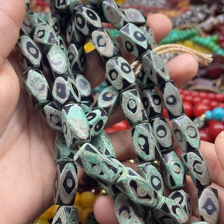 楚***子玛瑙/玉髓未镶嵌颈饰