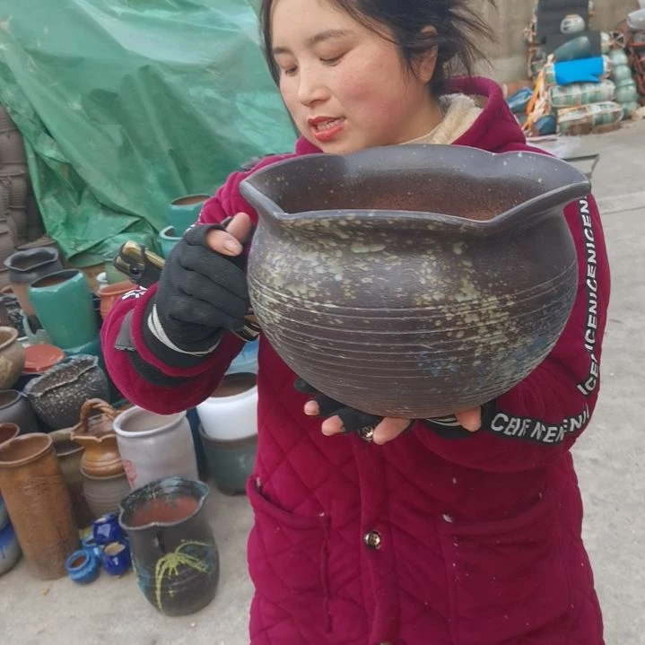 红陶口25高18一个盆子瑕疵