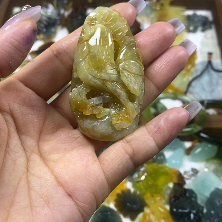 蛇纹石玉未镶嵌吊坠