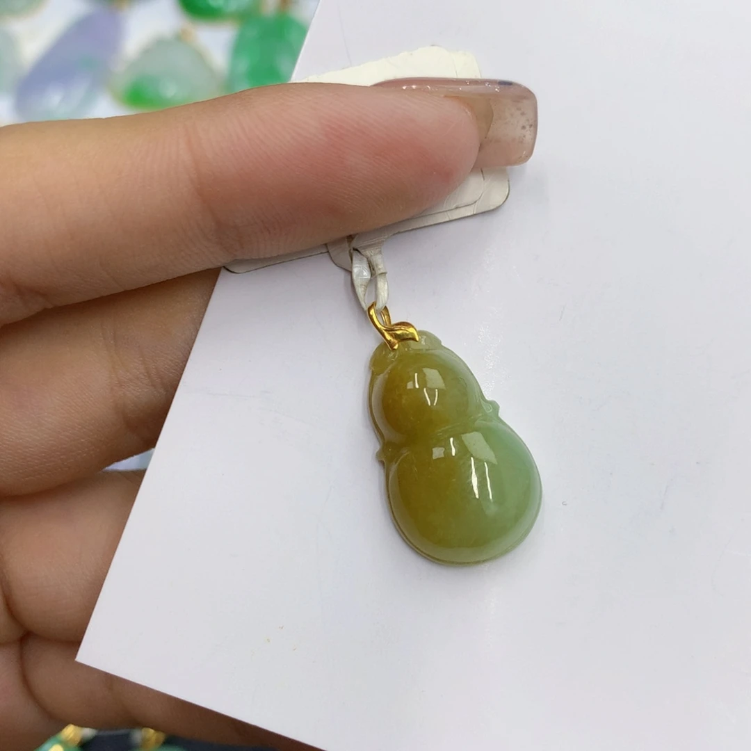 翡翠18K金镶嵌颈饰翡翠