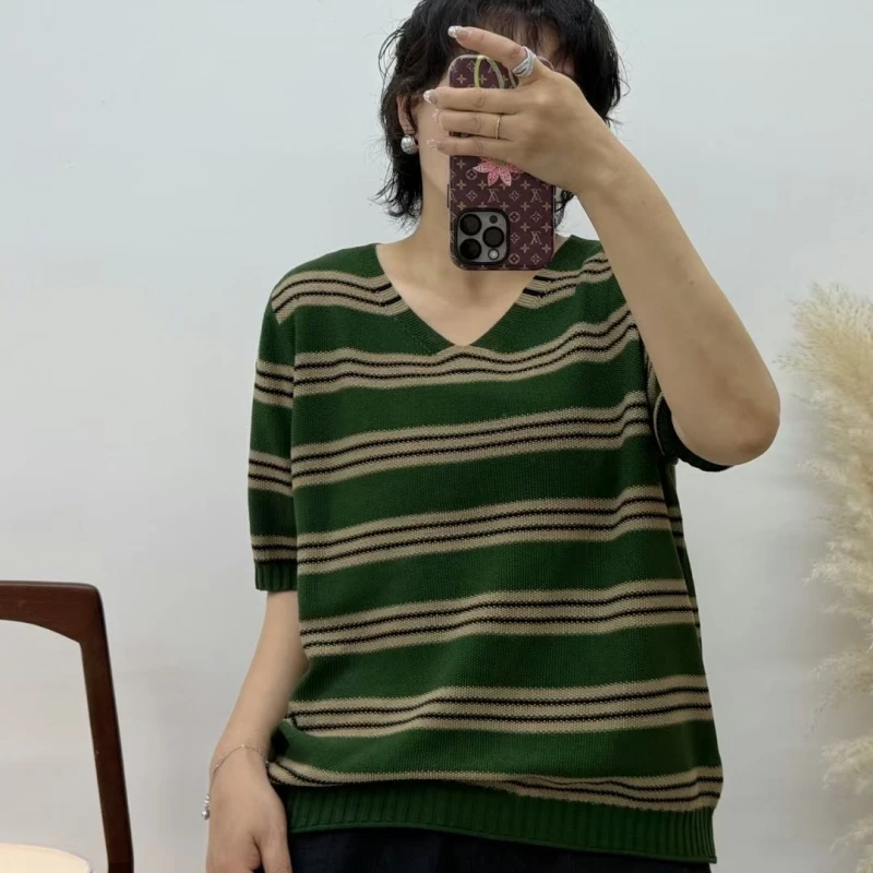 大码女装复古撞色条纹V领套头针织衫女宽松显瘦打底上衣短袖T恤潮