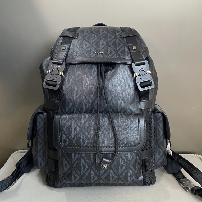 99新 DIOR/迪奥 Diamond系列三角棱格花纹双扣双肩包中号hws159