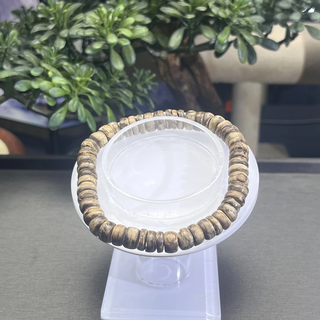 ZYCX-2340 柬埔寨随形片片珠单圈6.1g 约：8mm*51颗