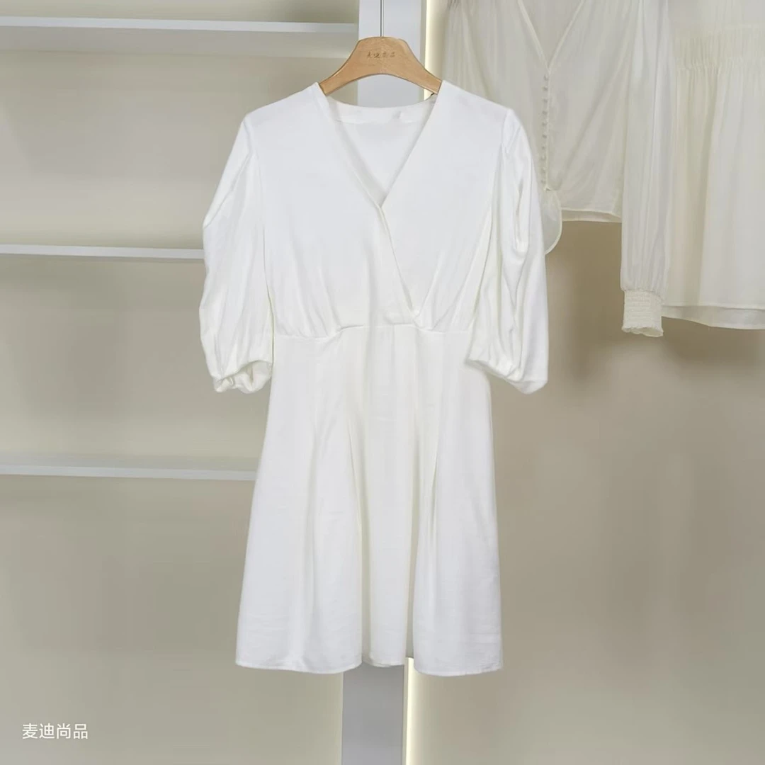 麦迪尚品【LI丽】506161025 春季时尚简约V领连衣裙品牌撤柜