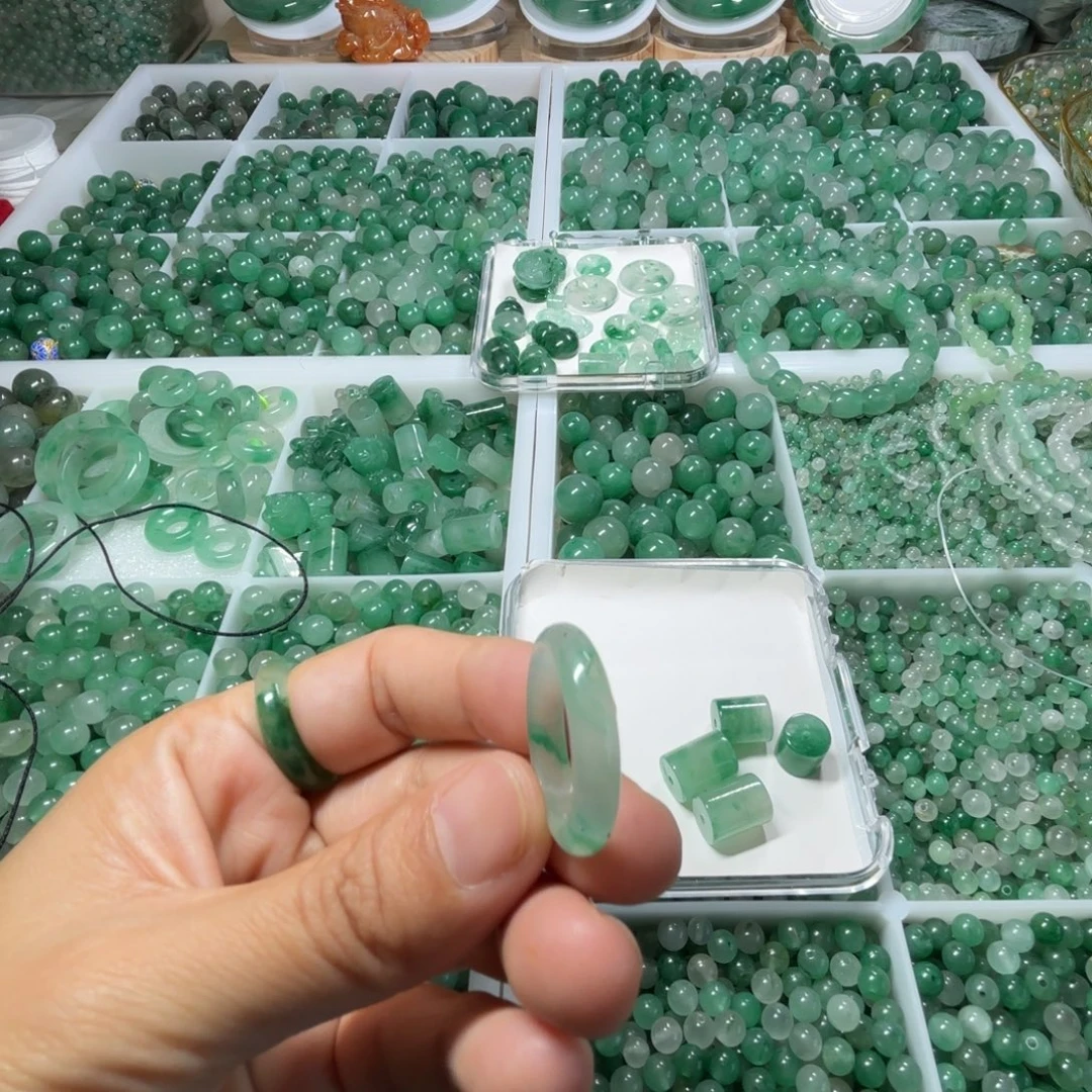 石英质玉未镶嵌戒圈20有瑕