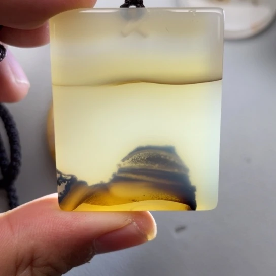 玛瑙/玉髓颈饰未镶嵌股*