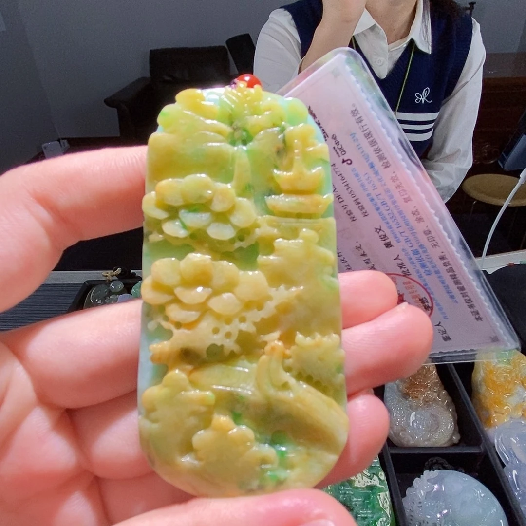 翡翠未镶嵌颈饰翡翠