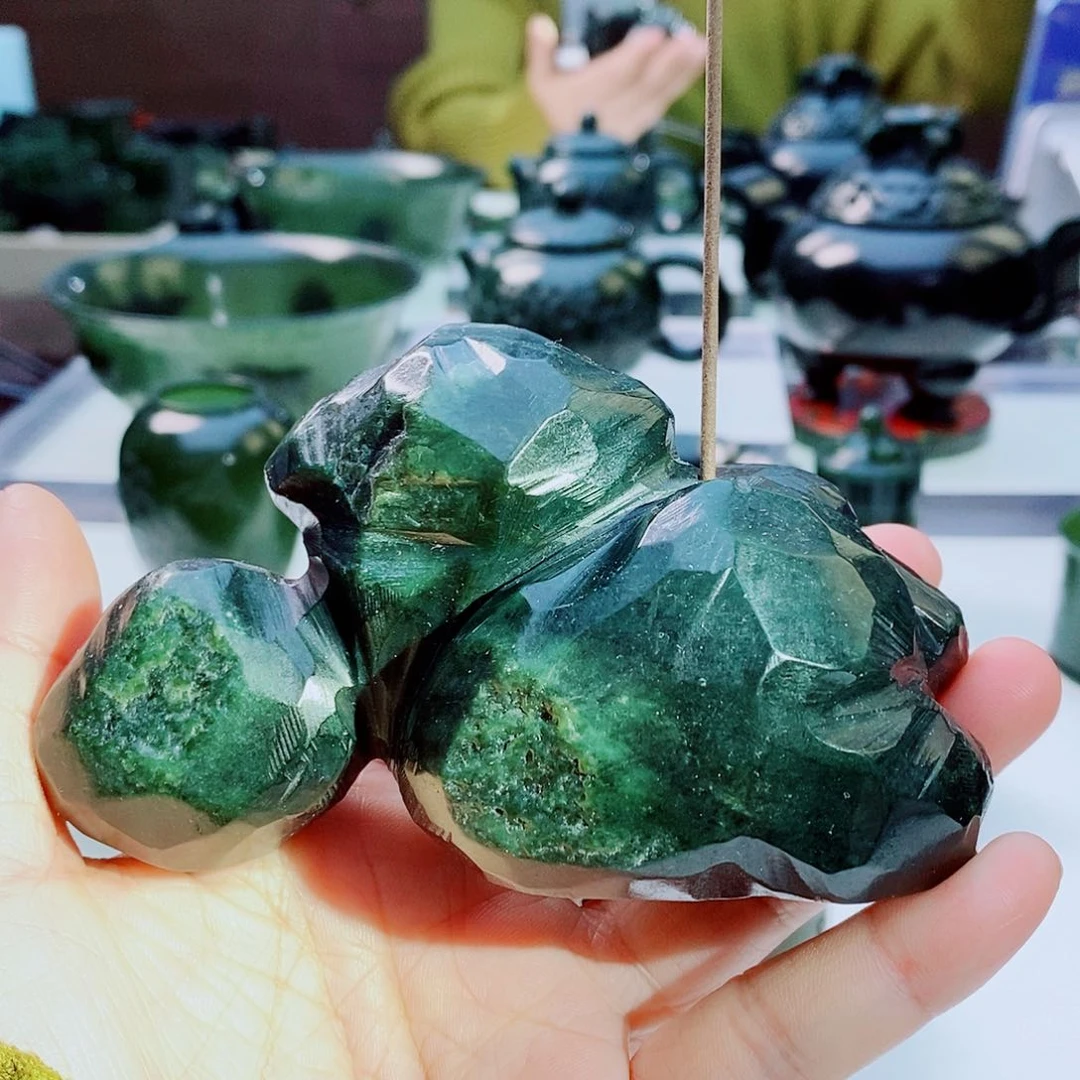 未镶嵌和田玉摆件