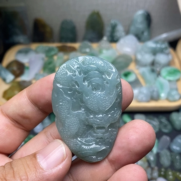 颈饰未镶嵌翡翠龙