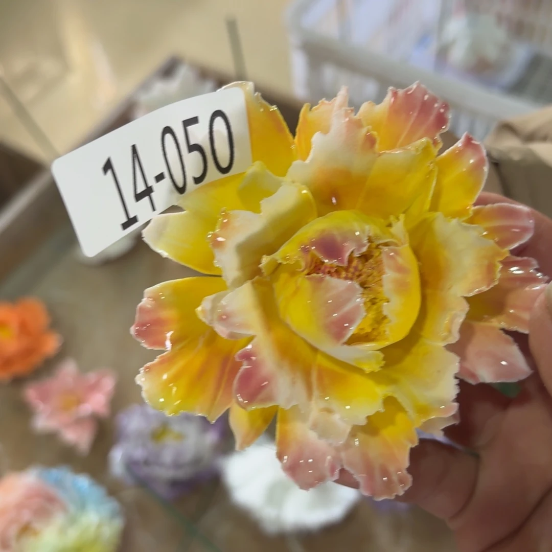 1450 陶瓷花拍满20元发货，退款拉黑