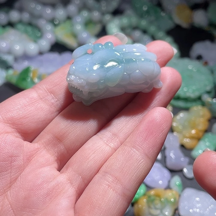 颈饰未镶嵌翡翠天
