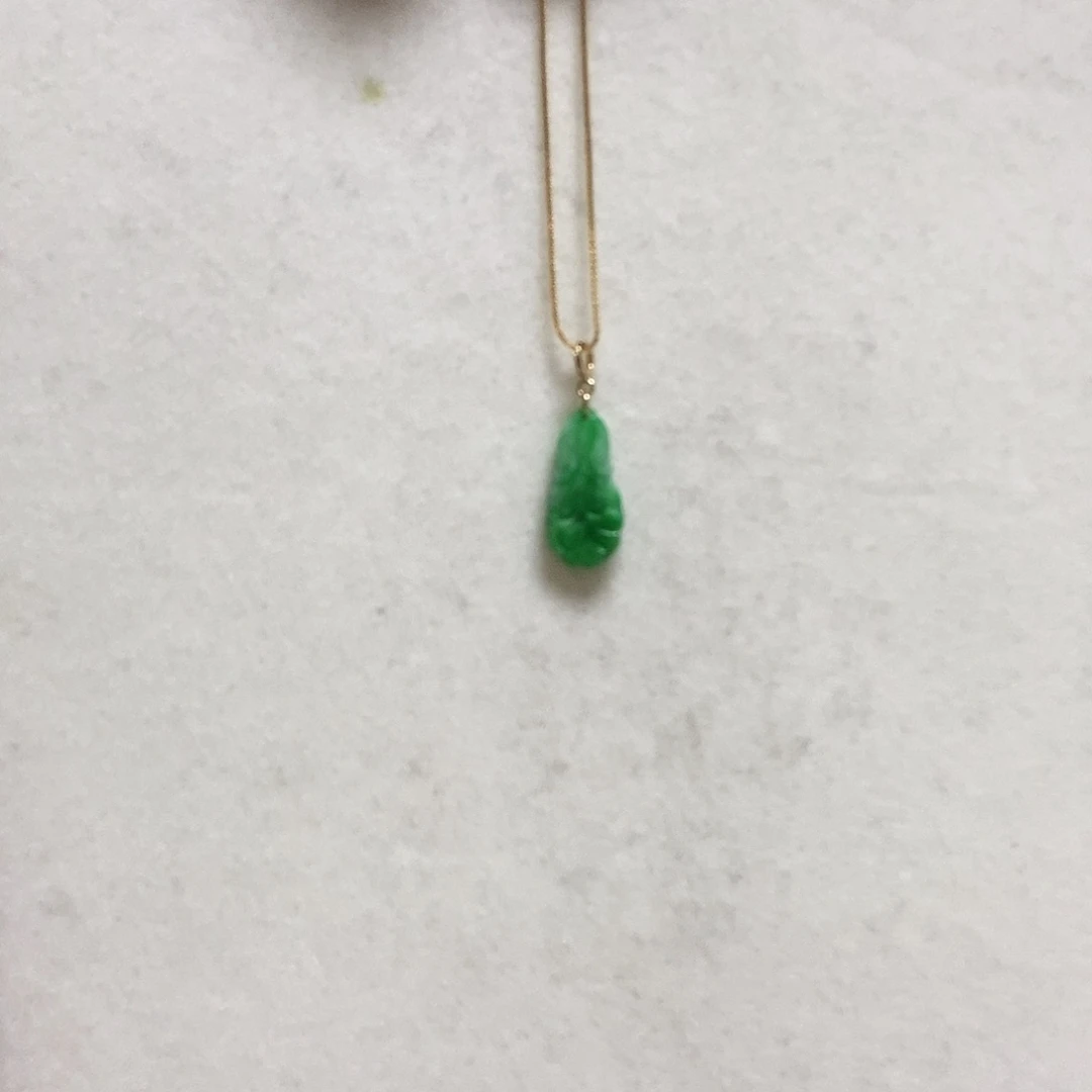 翡翠颈饰18K金镶嵌简单