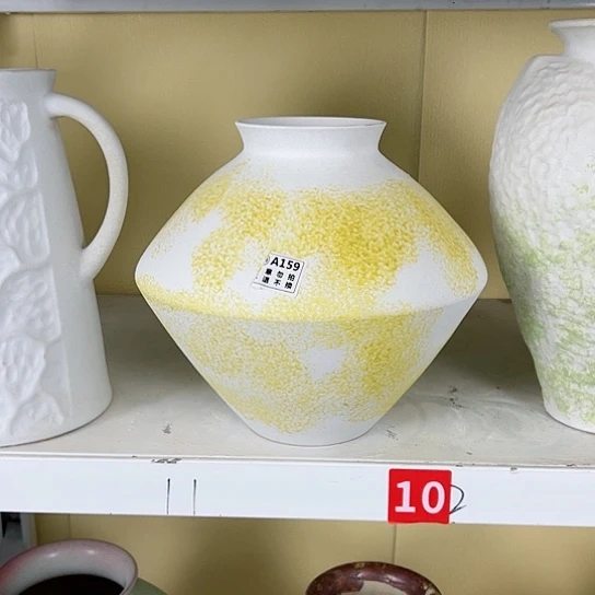 瓶M****y陶瓷精品摆件摆件摆件。10