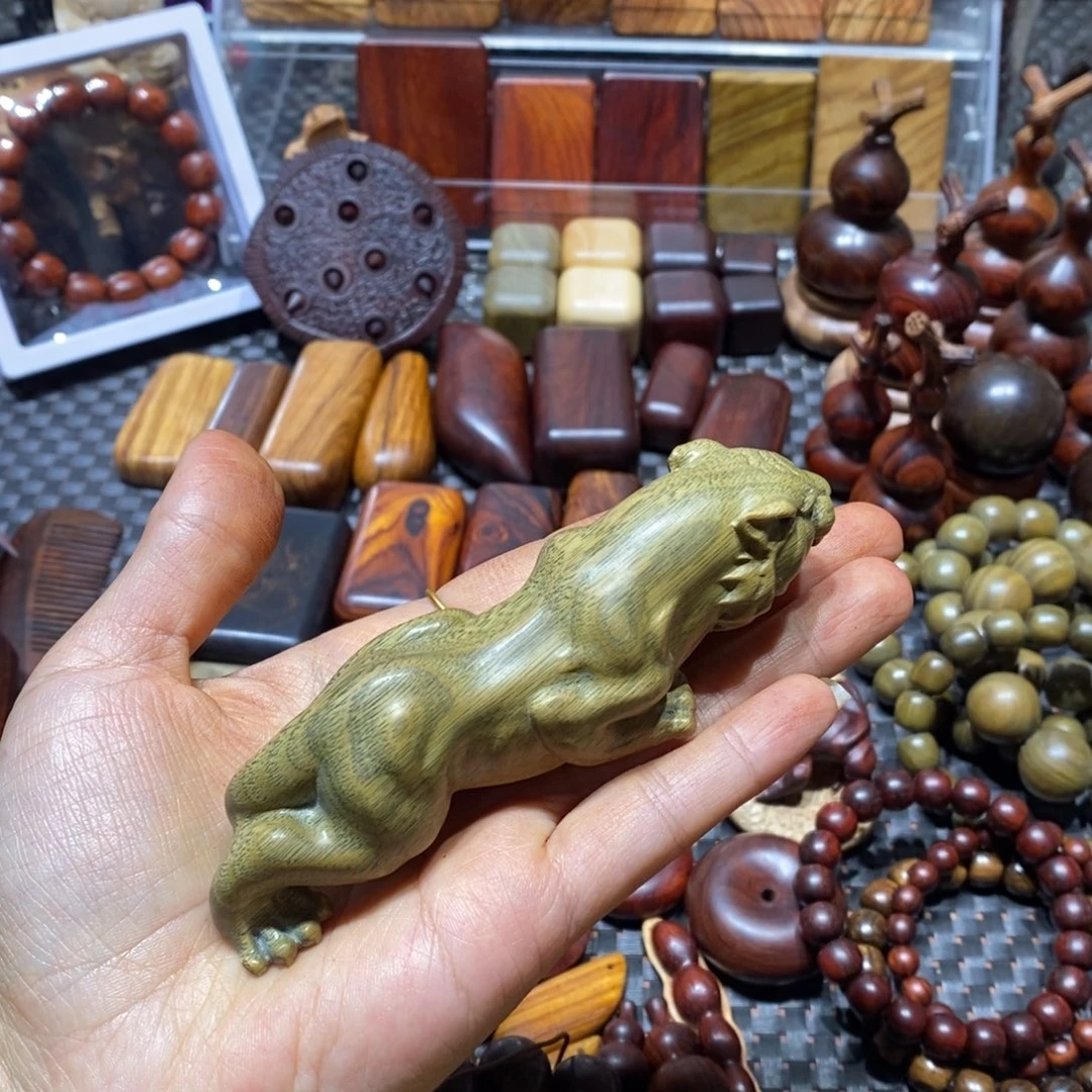 木湛**冰绿檀木老虎一个