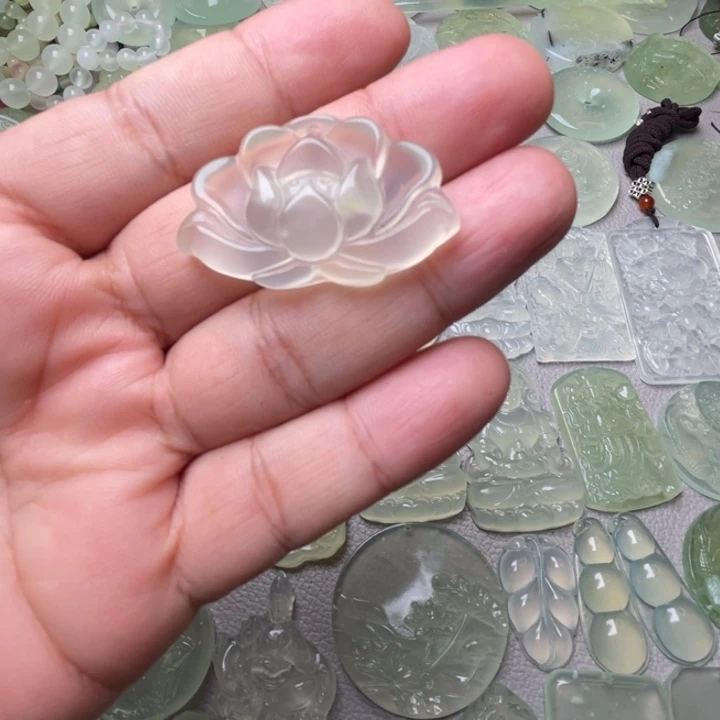 岫玉吊坠(赠链)未镶嵌