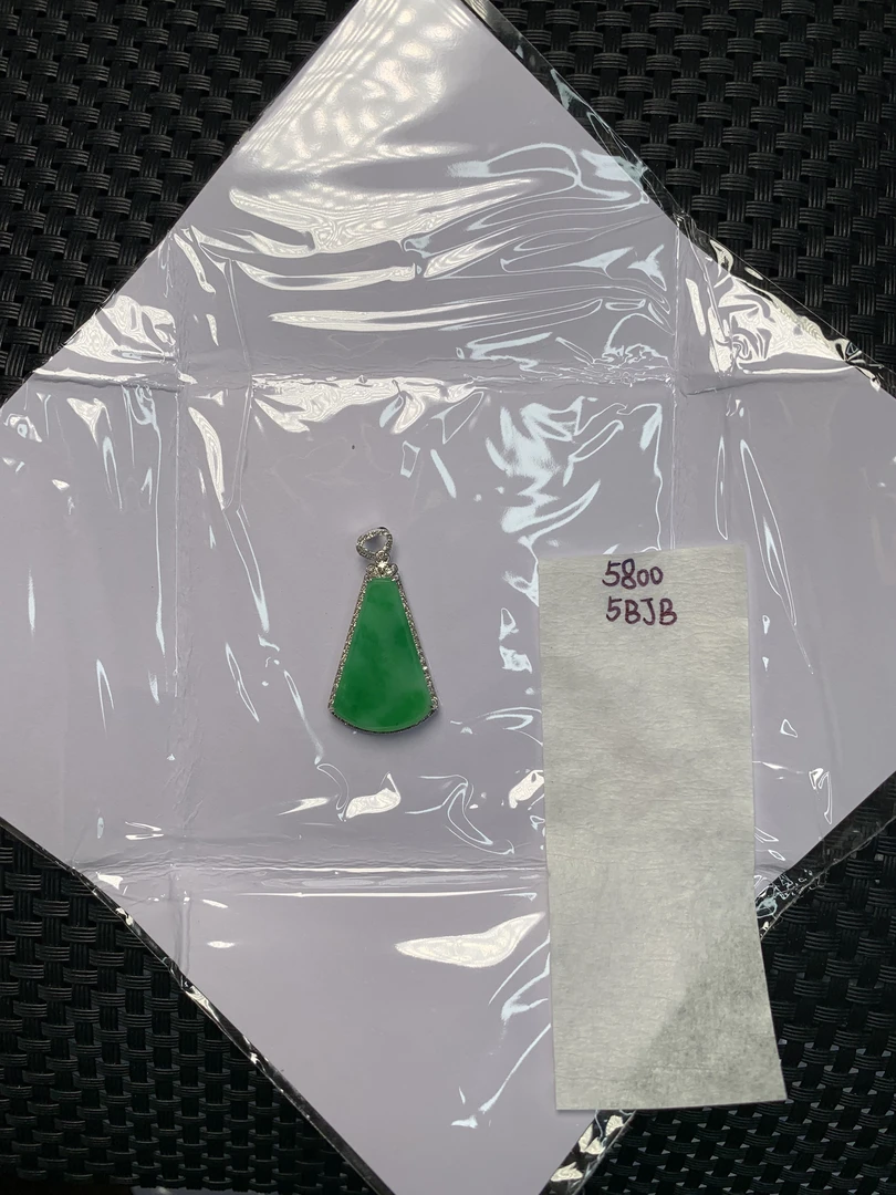 天然缅甸翡翠A货18K金镶嵌 5BJB