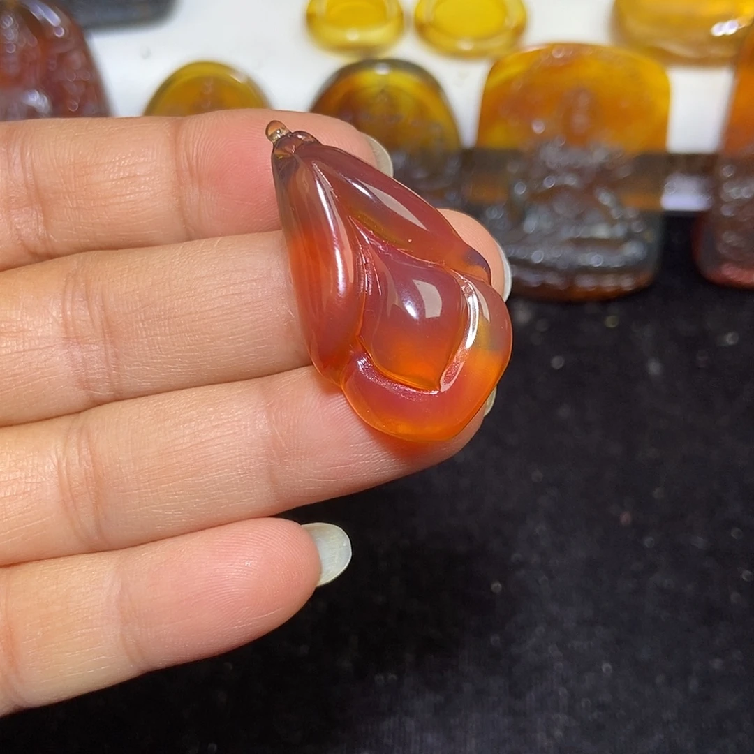 琥珀未镶嵌颈饰缅甸天然琥珀吊坠
