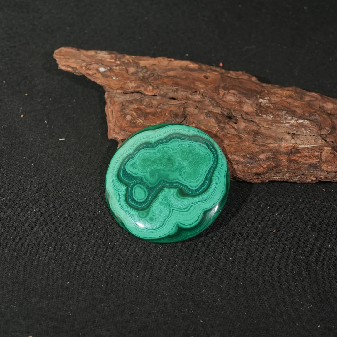 12.3香港王老板-孔雀石吊坠多样性发一4s318