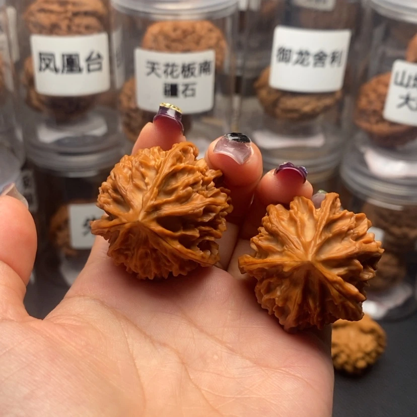 【闪购商品】吊坠文玩核桃D****®凹底三棱