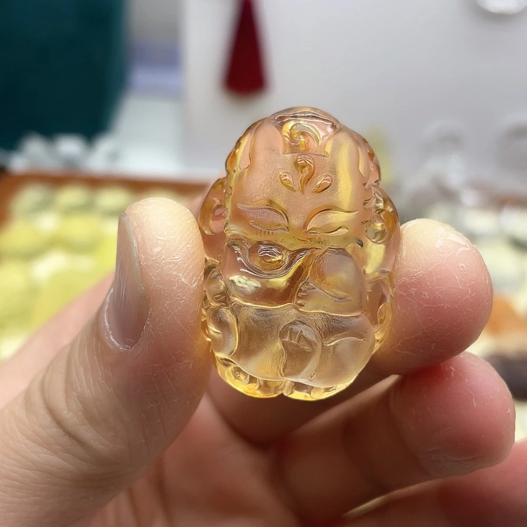 水晶吊坠(赠链)未镶嵌一*?
