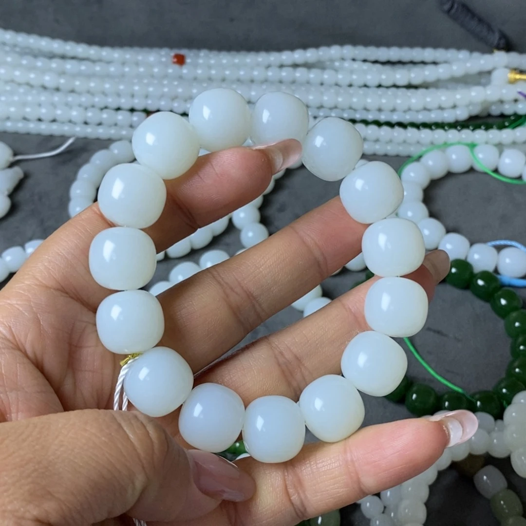 和田玉手链未镶嵌有**人