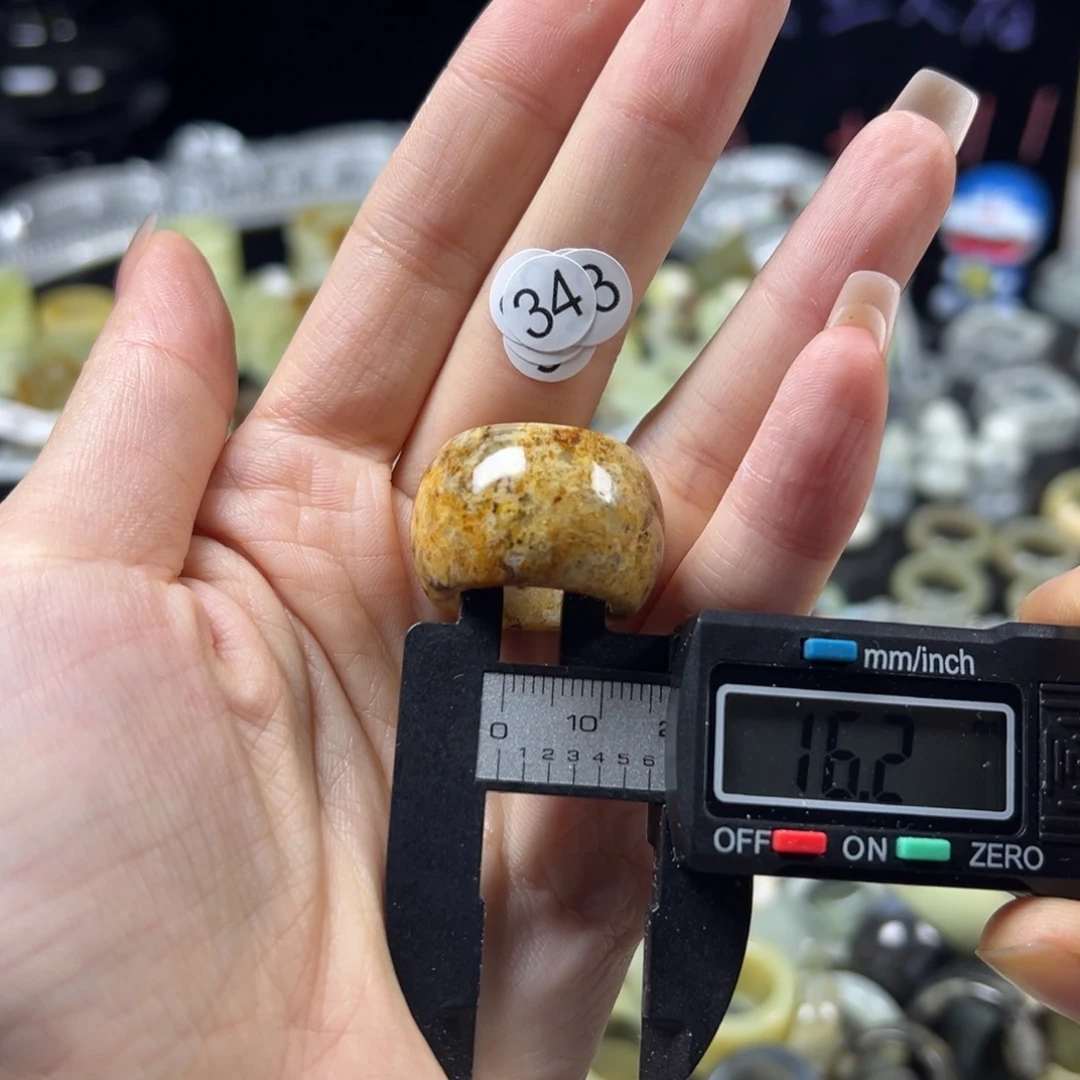 蛇纹石玉未镶嵌戒指