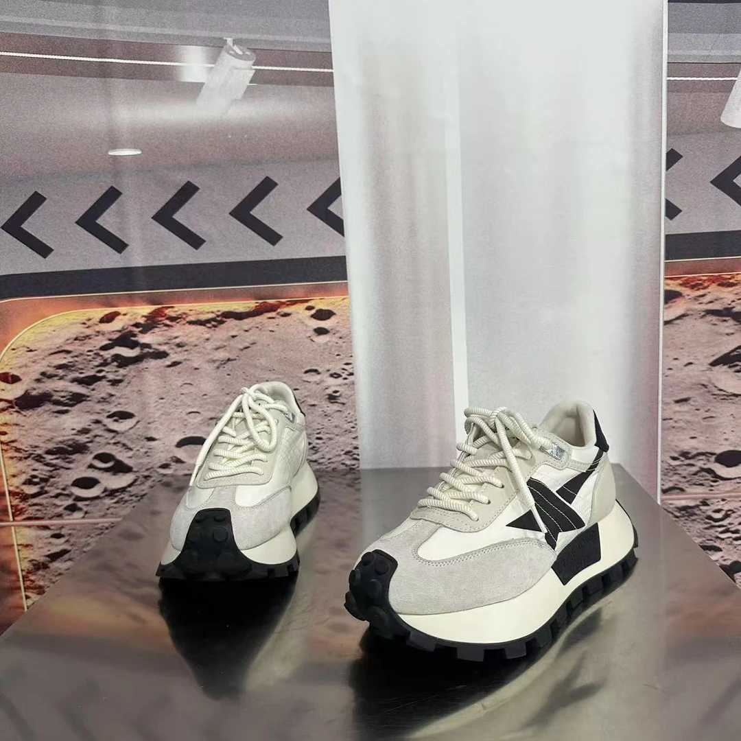 603四季新款2025圆头系带韩版简约休闲板鞋潮流百搭红色时尚