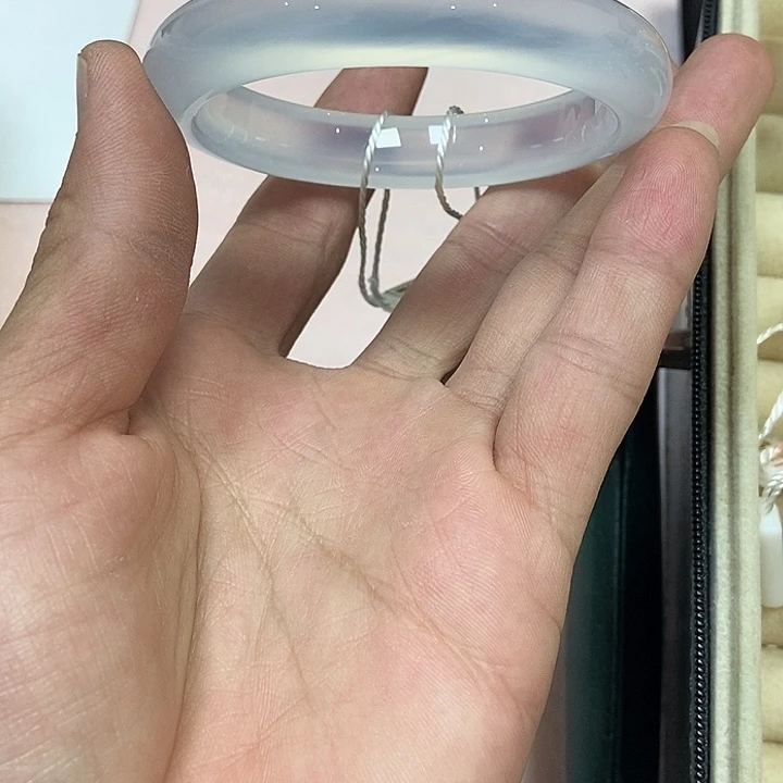 玛瑙/玉髓手镯未镶嵌甜****?285