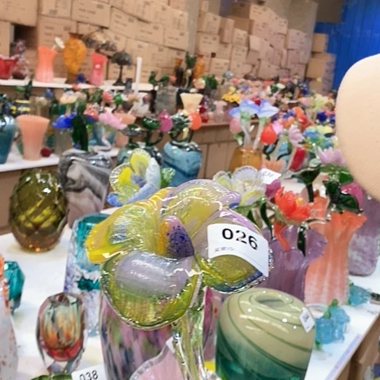 琉璃花瓶高45厘米宽6厘米