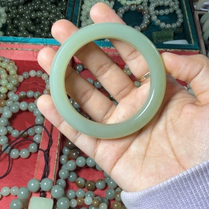 和田玉（糖玉）未镶嵌手链