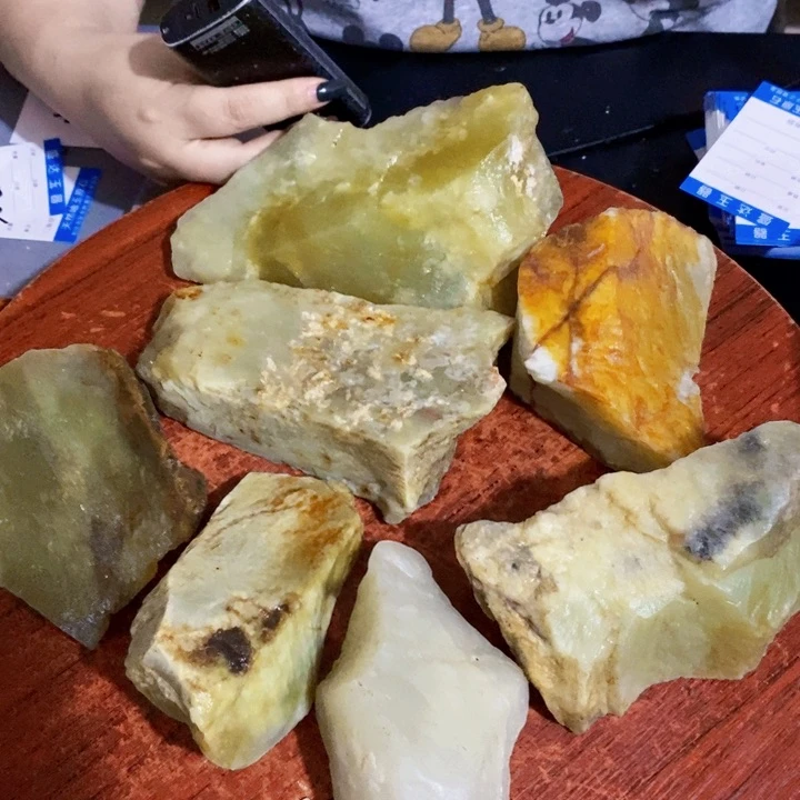 蛇纹石玉未镶嵌原石