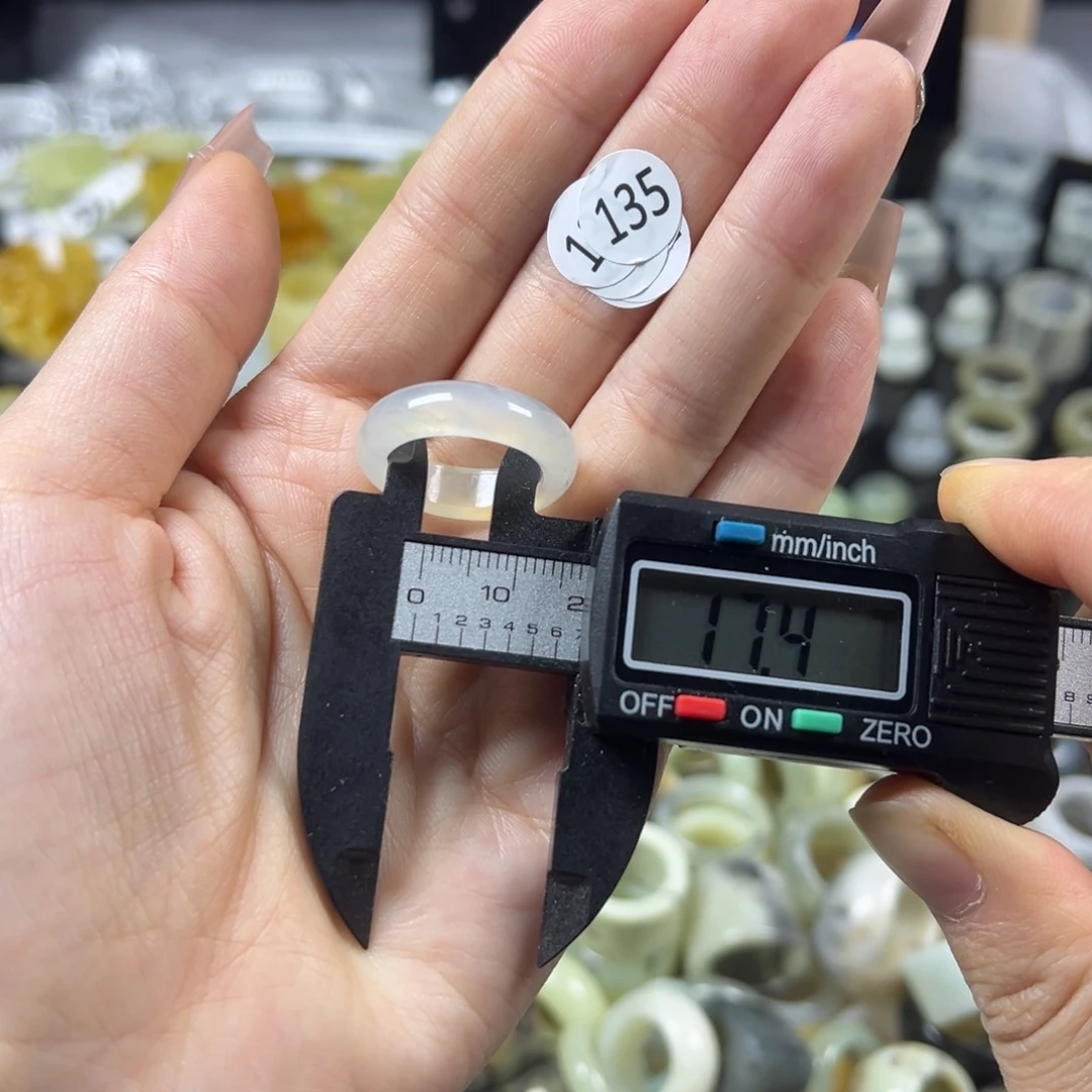 蛇纹石玉未镶嵌戒指