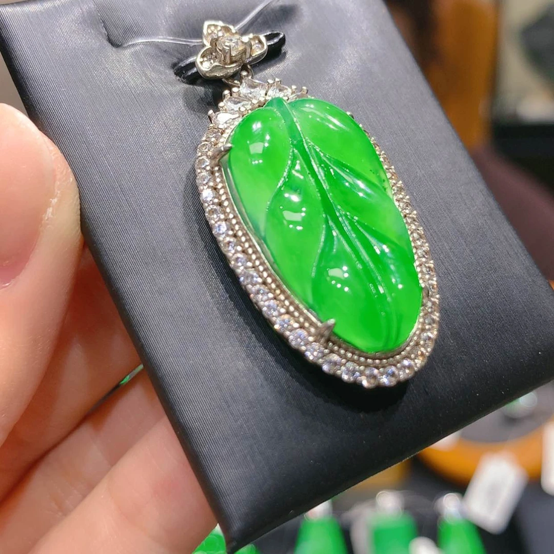 【闪购商品】颈饰银S925镶嵌翡翠4柒姐