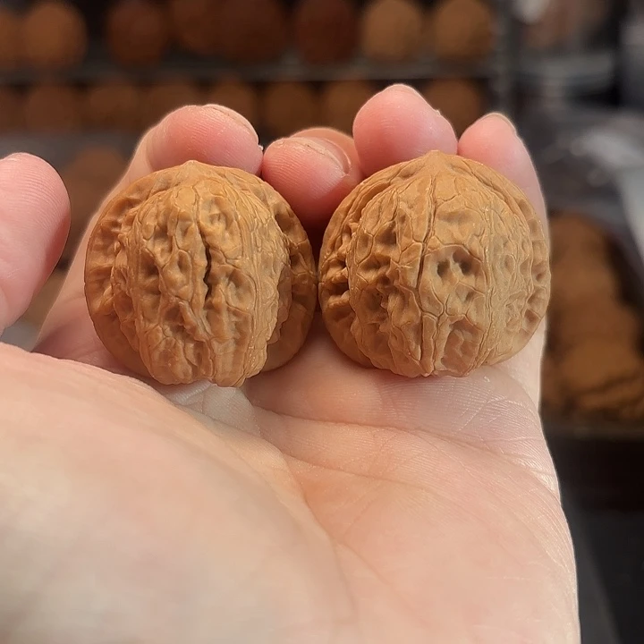 1文玩核桃蜡皮小帽子35-520