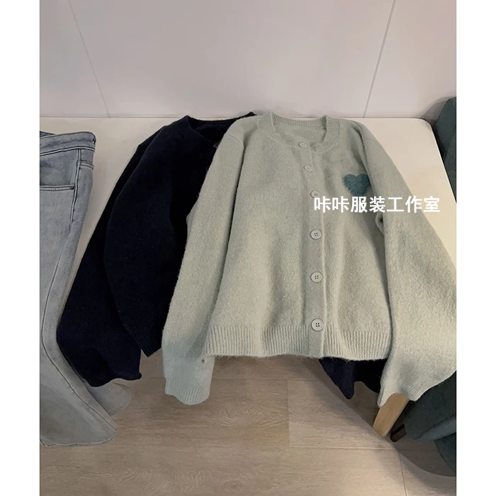 REKAYYAT“薄荷”绵羊毛冬季新款简约单排扣爱心圆领针织开衫毛衣
