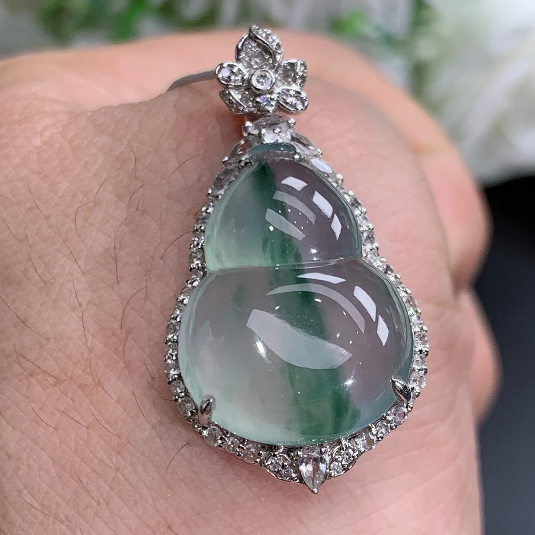 尺寸32×17.3×8.2缅甸天然翡翠A货18k金高冰胶飘蓝花葫芦吊坠