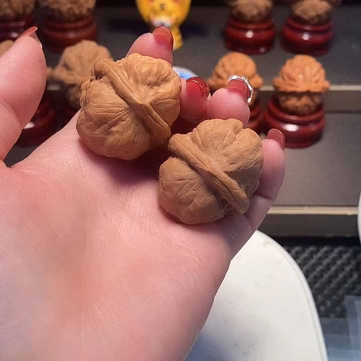 文玩核桃把件卧龙股蝉