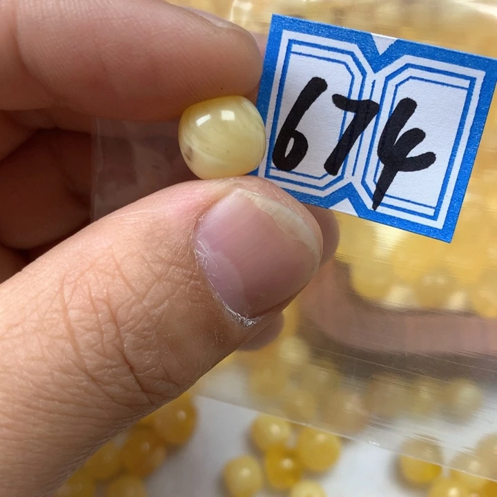 裸石琥珀未镶嵌10.4