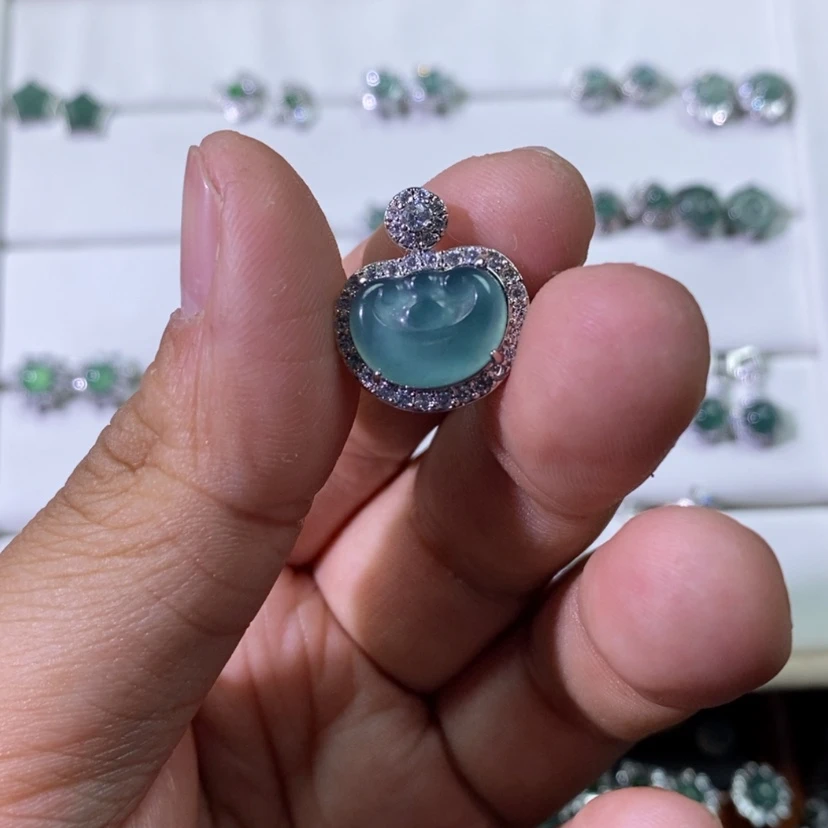 【闪购商品】翡翠颈饰未镶嵌天然