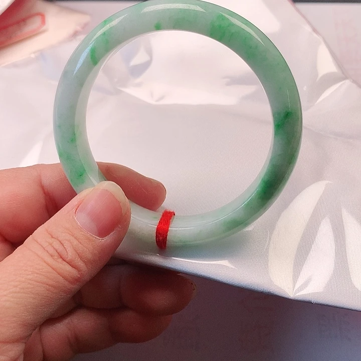 翡翠手镯未镶嵌翡翠022
