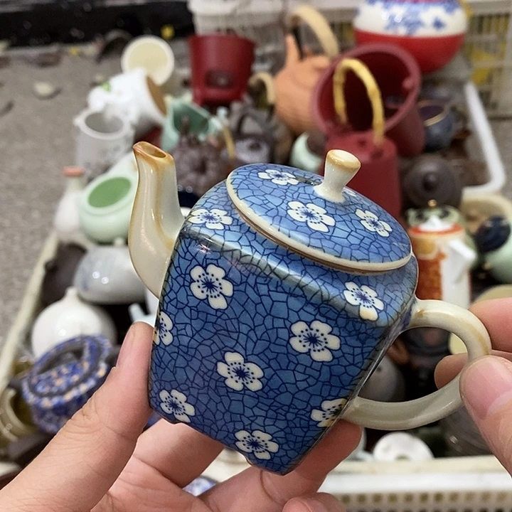 陶瓷艺术品及陶瓷壶