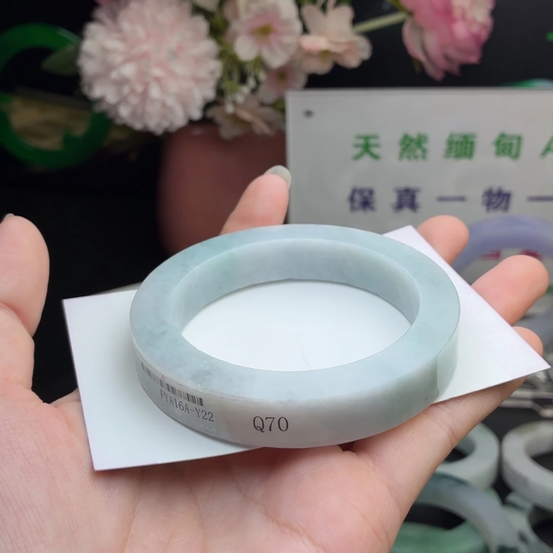 定制翡翠未镶嵌翡翠手镯